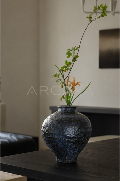 Vintage Kiln Glaze Mottled Ceramic Vase - scene