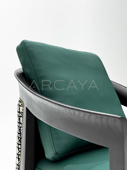 Solid Wood Frame Lounge Chair - detail