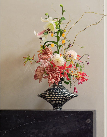 Dadan Geometric Diamond Ceramic Vase - scene