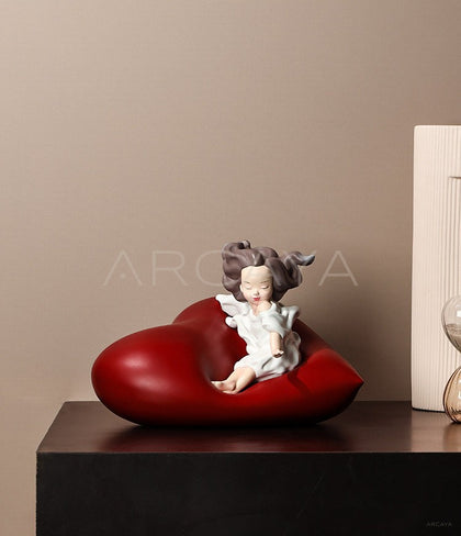 Gentle Dream Artist Sculpture - scene
