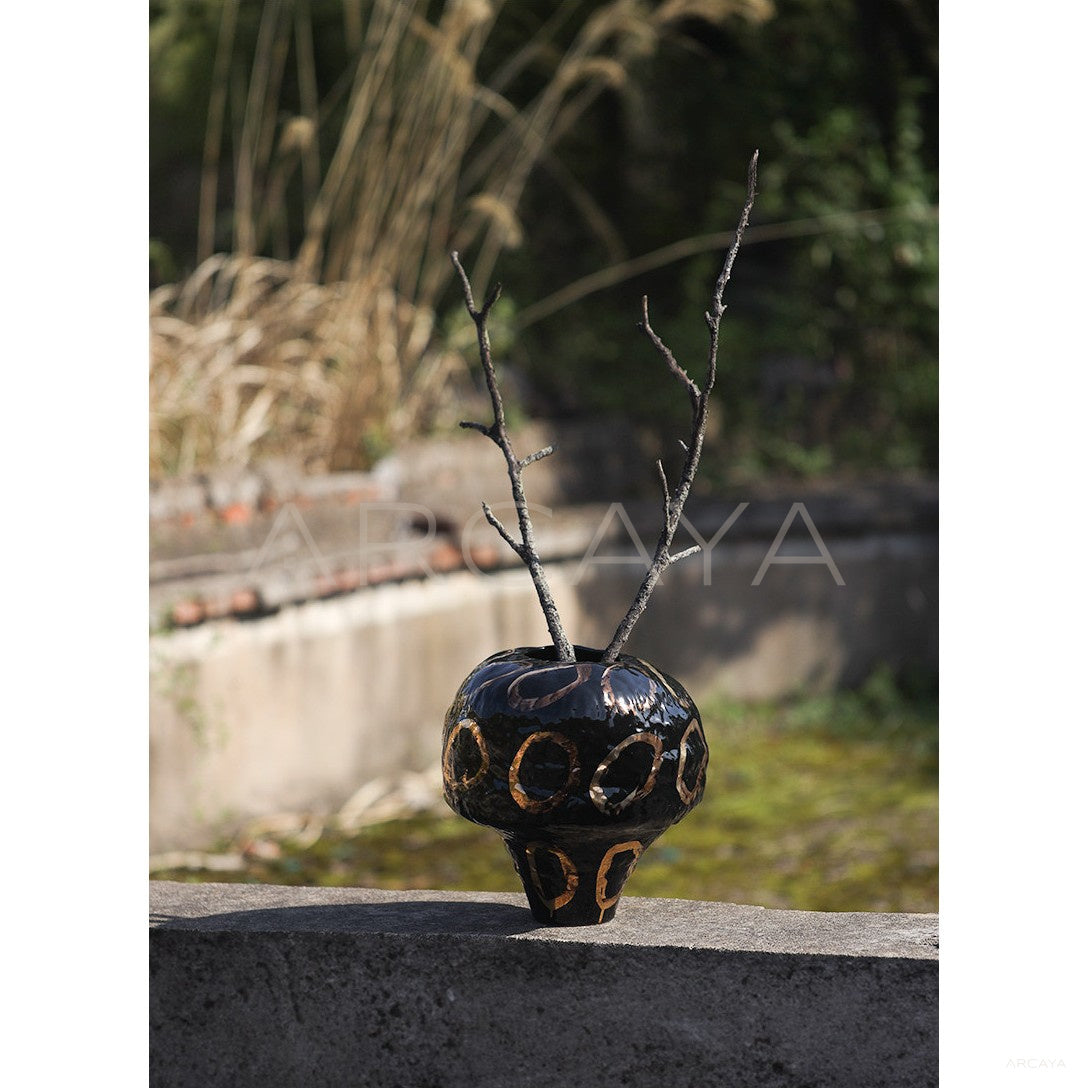 Designer Jingdezhen Vase Showroom in detail