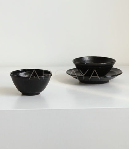 Amu Collab Handmade Conical Rice Bowl - scene