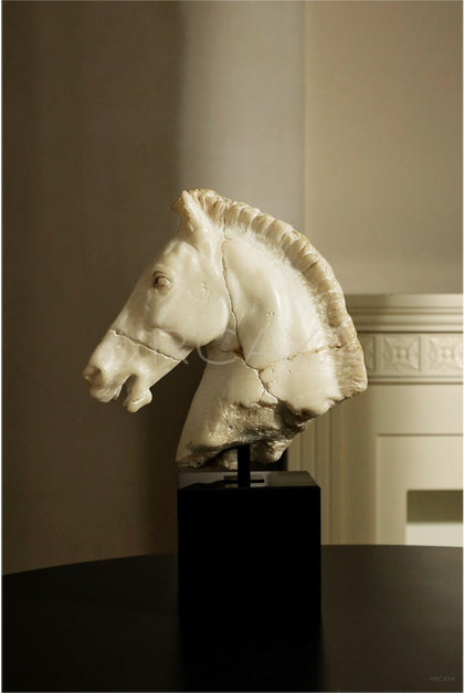 Horse Ornament Office Decor - scene