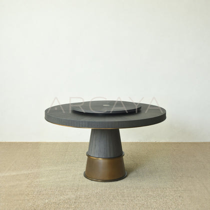 Italian Quiet Little Frog Round Dining Table - main
