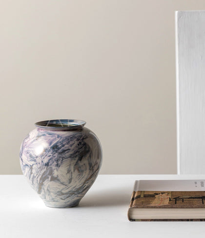 Twisted Glaze Blurred Ceramic Vase - scene