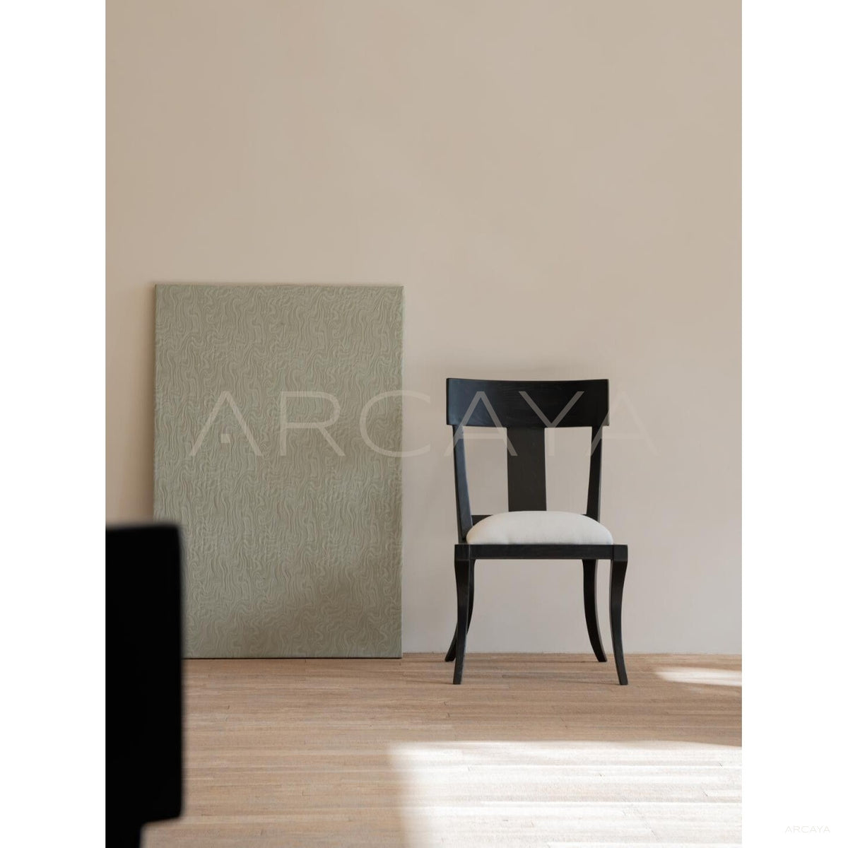 Hera Curved Chair in detail