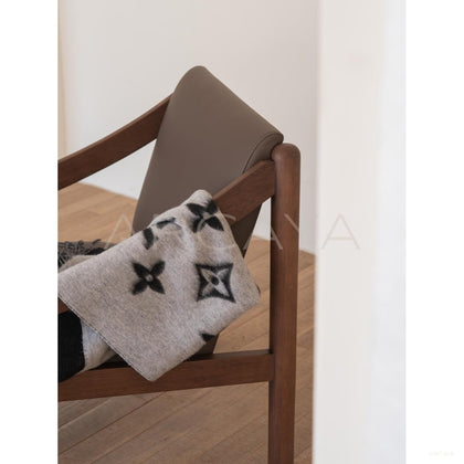Pali Lounge Chair - scene