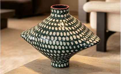 Dadan Hand Painted Plaid Vase - scene
