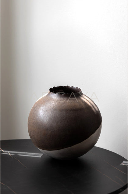 Dadan Silver Glaze Ceramic Vase Entryway - scene