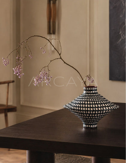 Dadan Hand Painted Checkered Vase Bedroom - scene