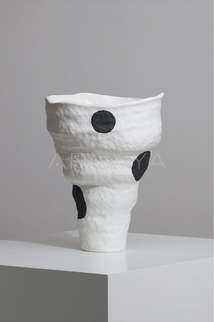 Dadan Designer Wabi Sabi Jingdezhen Vase - scene