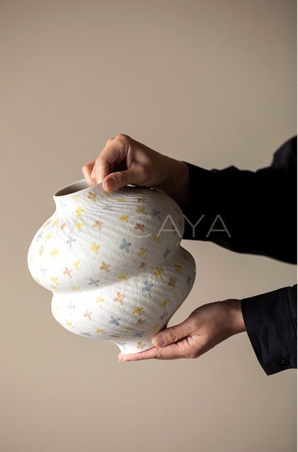 Dadan Hand Painted Double Gourd Vase - scene