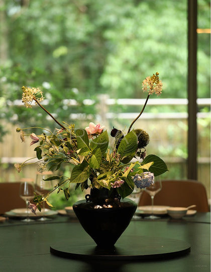 Dadan Handmade Conical Double Ear Vase - scene