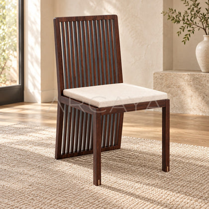 Chair Ch 5701 - scene