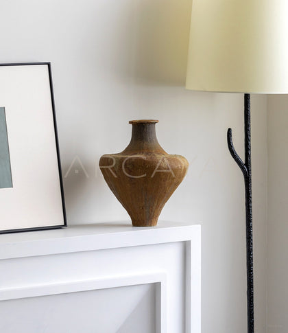 Dadan Ribbed Wide Shoulder Ceramic Vase - scene
