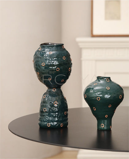 Dadan Jingdezhen Handmade Tabletop Vase - scene