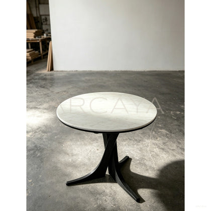 Alice French Quiet Table - scene