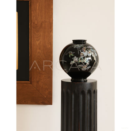 Mother Of Pearl Black Glaze Decor — Decorative Objects - scene