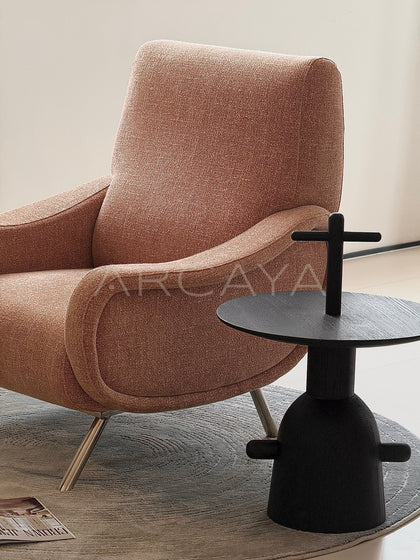 Metal Fabric Curved Lounge Chair - scene