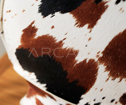 Horsehair Hide Ceramic Vase - scene