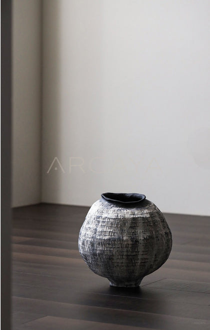 Jingdezhen Chinese Wabi Sabi Entryway Vase - scene