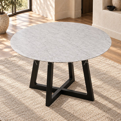 Dining Table E 38 - scene