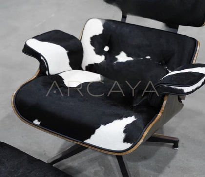 Black Leather Mid Century Lounge Chair - detail
