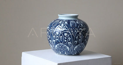 Blue White Porcelain Jar Vase Dining - scene