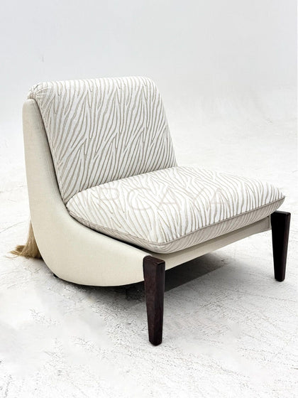 Ponytail Chair - scene