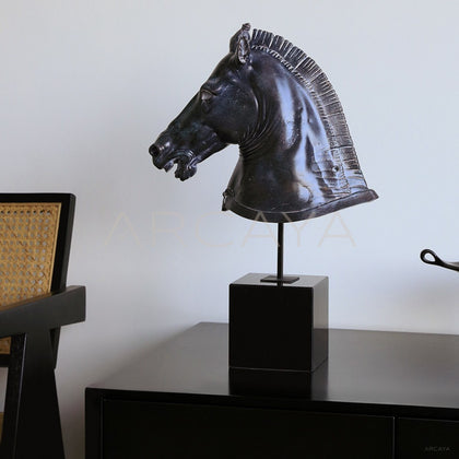 Vintage Horse Ornament Hotel - main