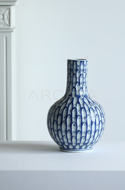 New Chinese Blue White Fish Scale Vase - scene