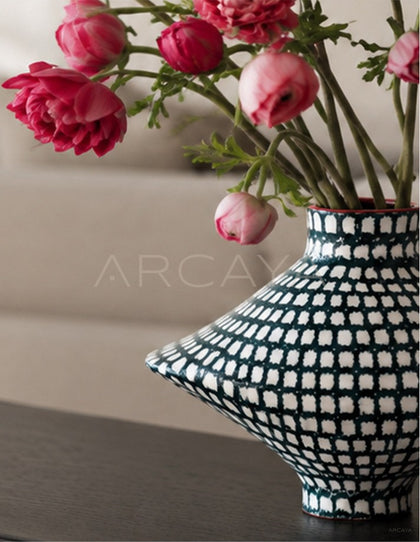 Dadan Hand Painted Geometric Vase Dining - scene
