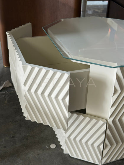 Solid Color Lacquered Nightstand - detail