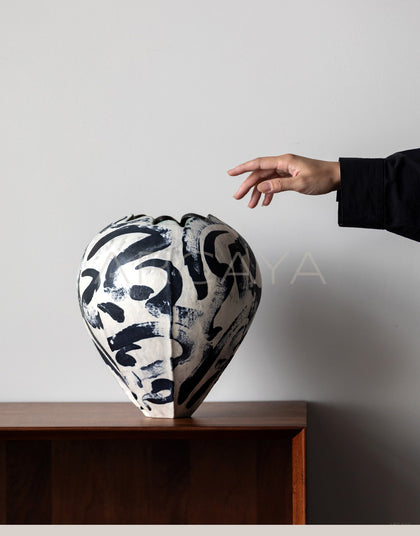 Dadan Hand Painted Ink Wash Vase - scene