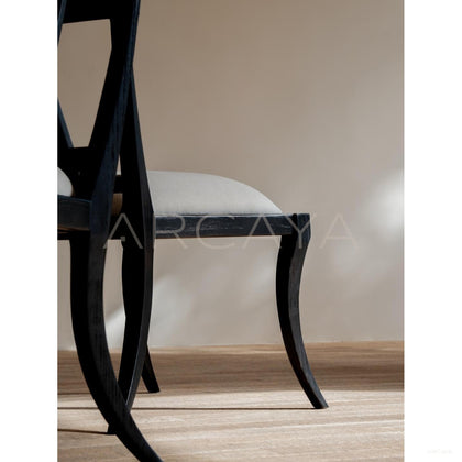 Hera Curved Chair - scene