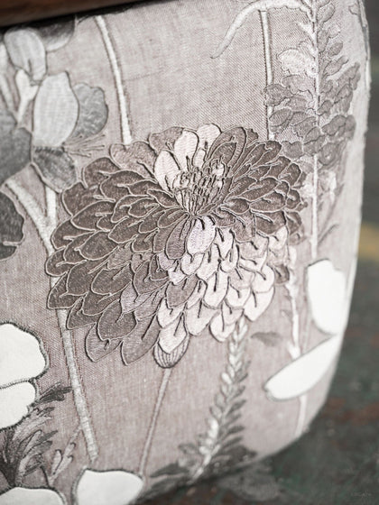 Fabric Solid Wood Tea Stool - detail