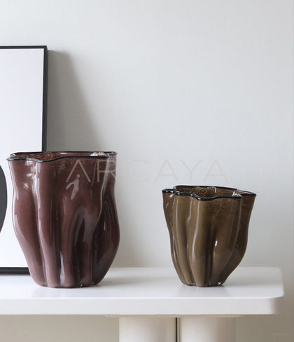Tulip Glass Vase Wide Mouth - scene