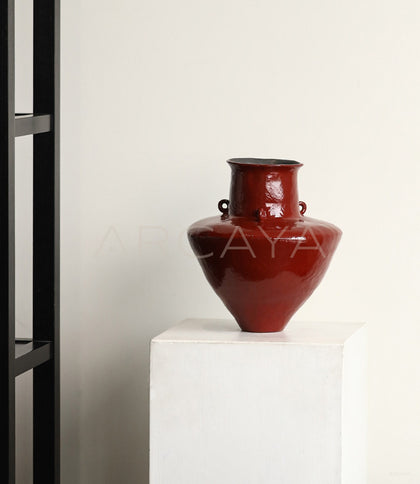 Dadan Chiyun Hand Thrown Double Ear Vase - scene