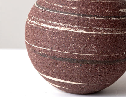 Dadan Marbled Stoneware Vase - scene