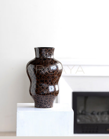 Handmade Ring Pattern Ceramic Vase - scene