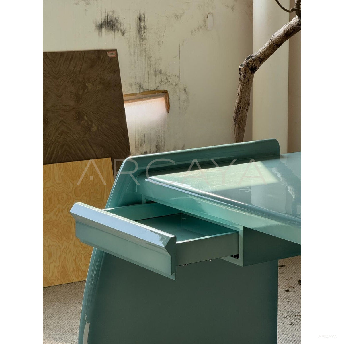 Gradient Blue Desk Series in detail