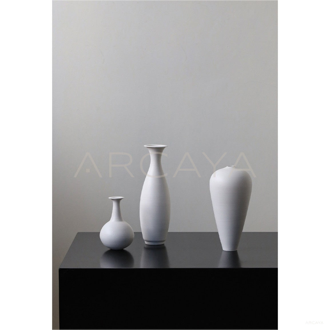 Designer Handmade New Chinese Ceramic Vase in detail