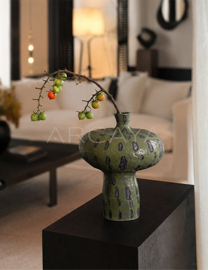 Dadan Speckled Ceramic Vase Hotel - scene
