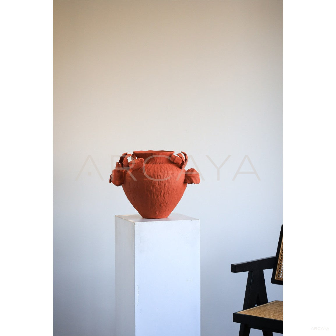 Jingdezhen Red Ceramic Jar Vase in detail