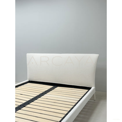 Poly Series Feibo Bed - scene
