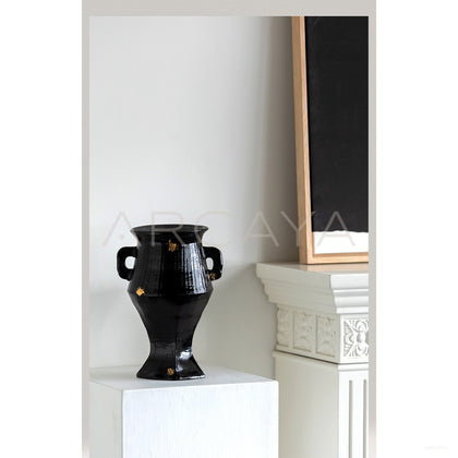 Dadan Ribbed Gilded Ceramic Vase - scene