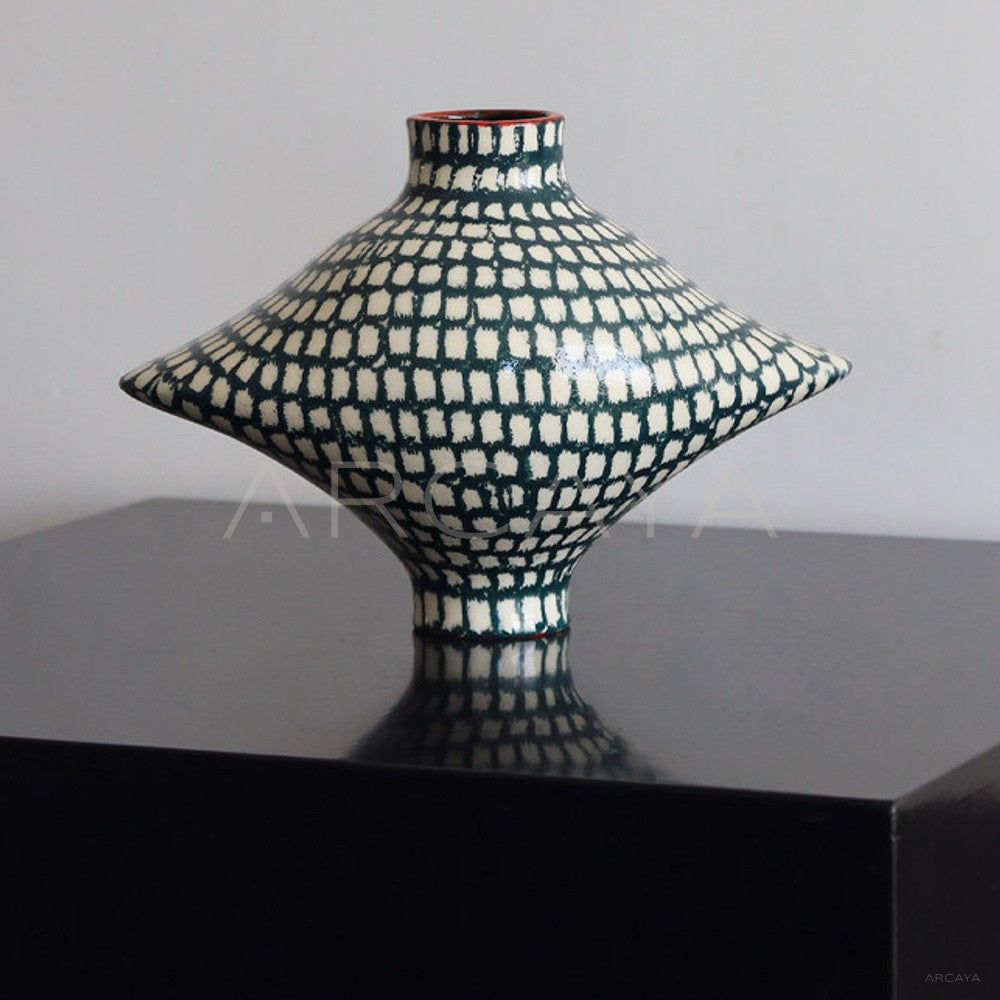 Dadan Geometric Diamond Ceramic Vase - main