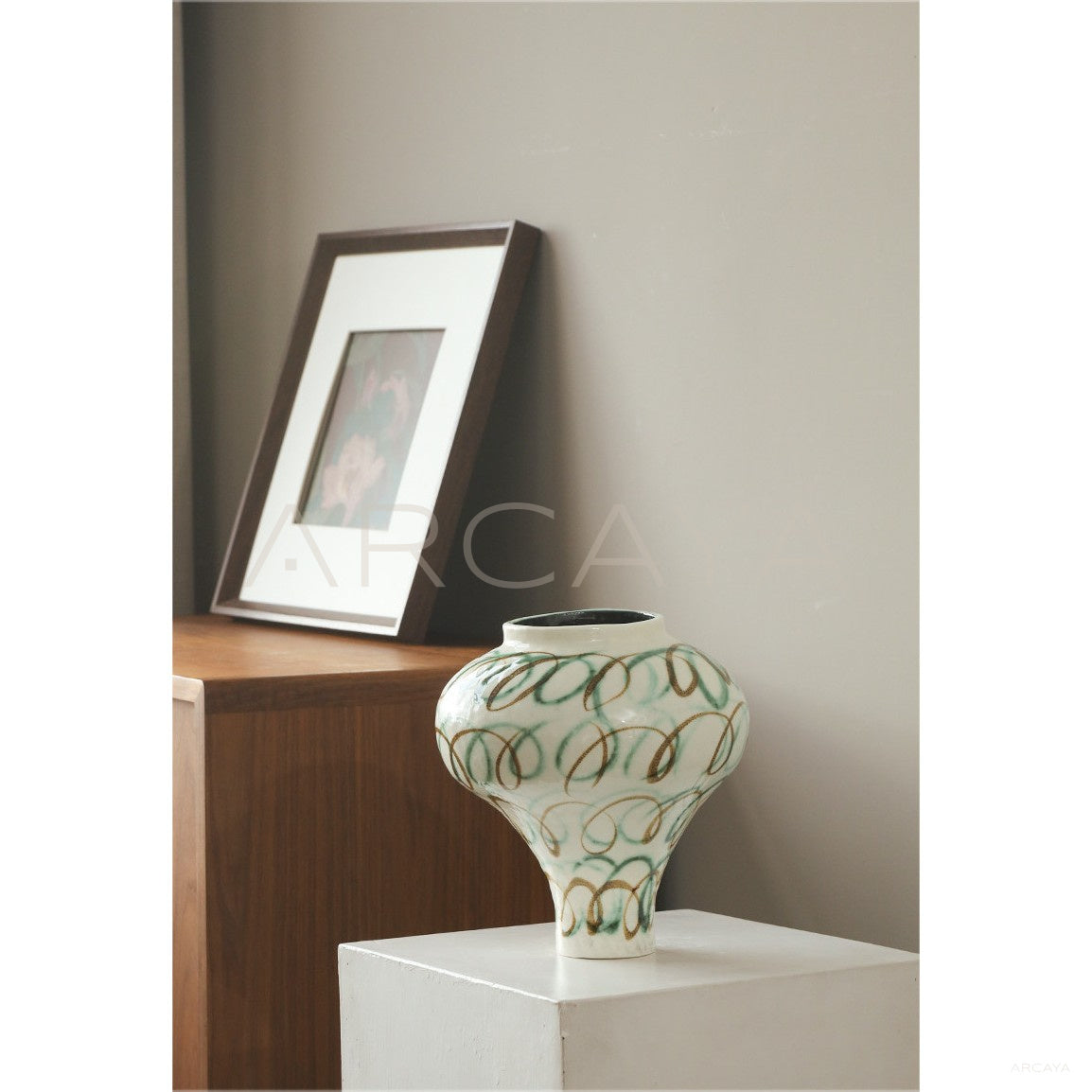 Jingdezhen Handmade Vase in detail