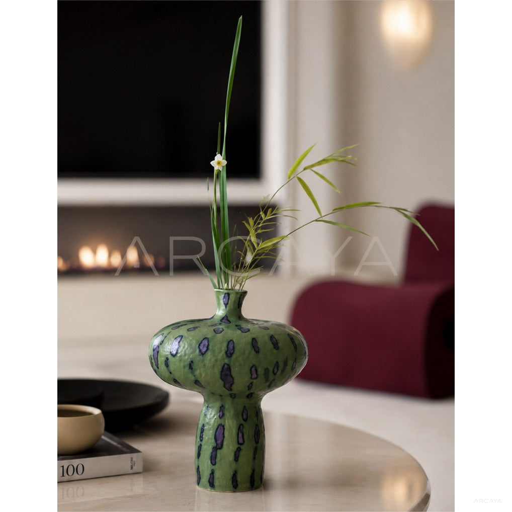 Vintage Art Ceramic Vase in detail