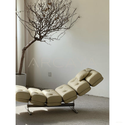 Relaxed Utopia Chaise Lounge - scene